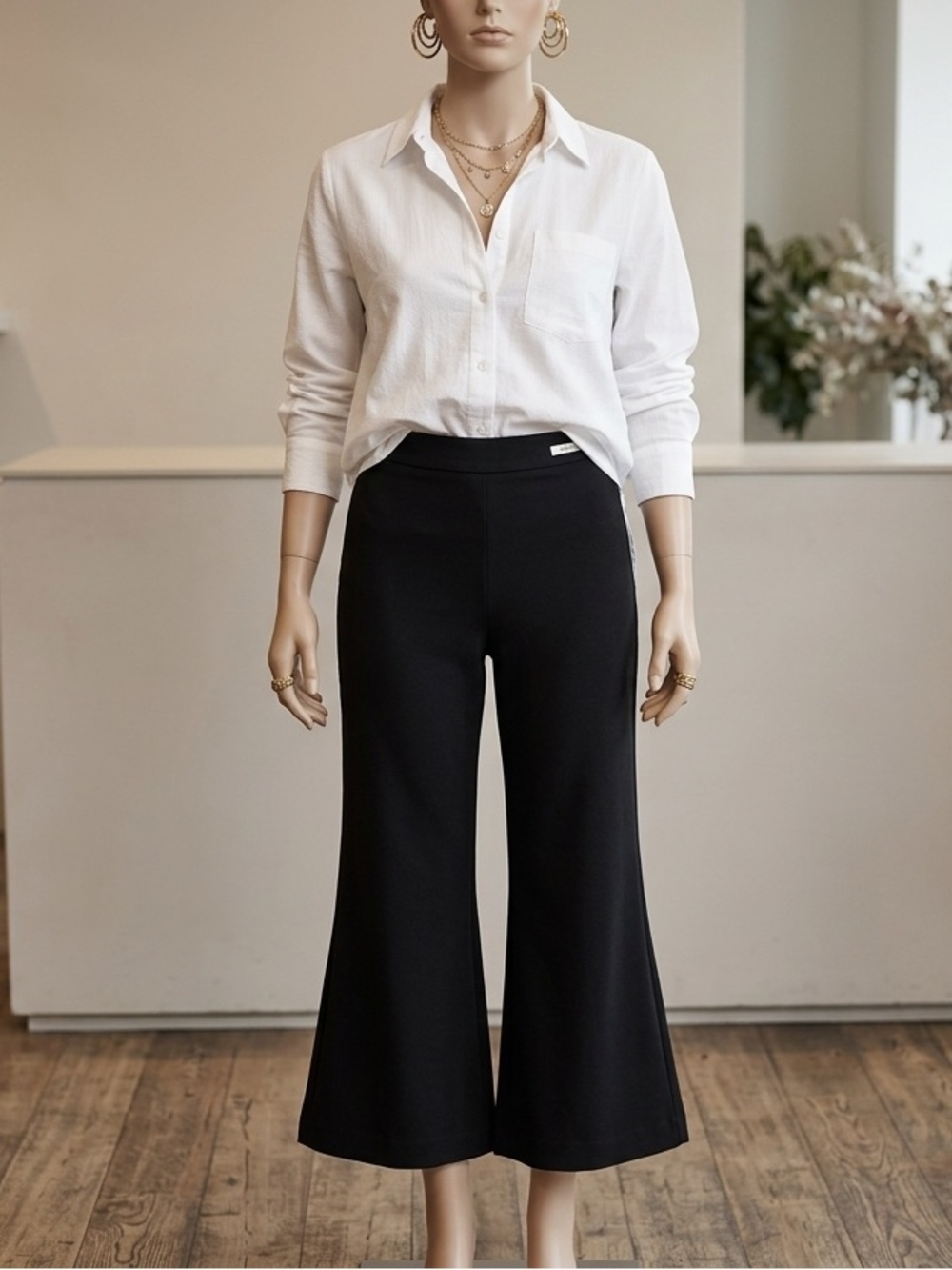 Bailey 44 Black Cropped Flare Pants size xs